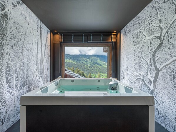 Interior - Exceptional penthouse with jacuzzi, sauna, ski-in/ski-out, pets welcome (Méribel)