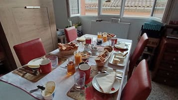 Petit déjeuner continental compris tous les jours