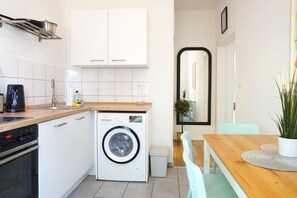 Geschirrspüler, Esstisch