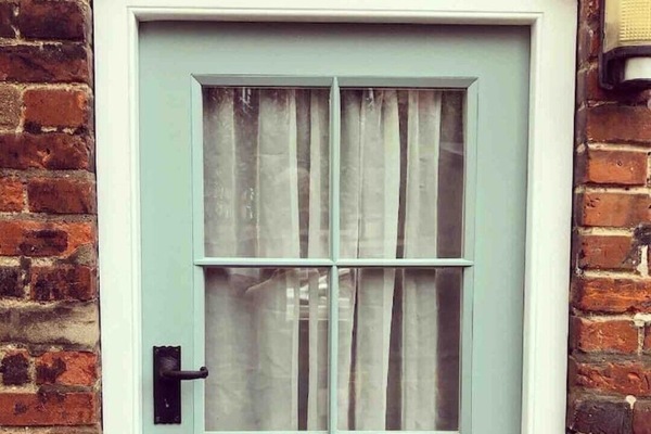 Back stable door