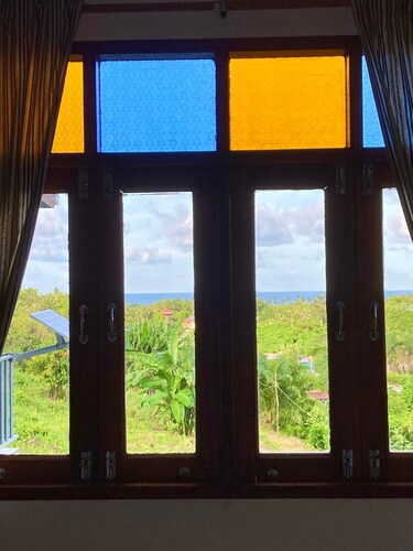 Beautiful Bohemian Cottage with Amazing Sea Views