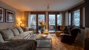 Luxury Apartment | 4 bedrooms, individually decorated, individually furnished, free WiFi