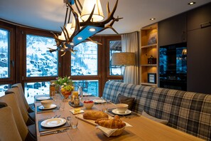 Luxury Apartment | 4 bedrooms, individually decorated, individually furnished, free WiFi