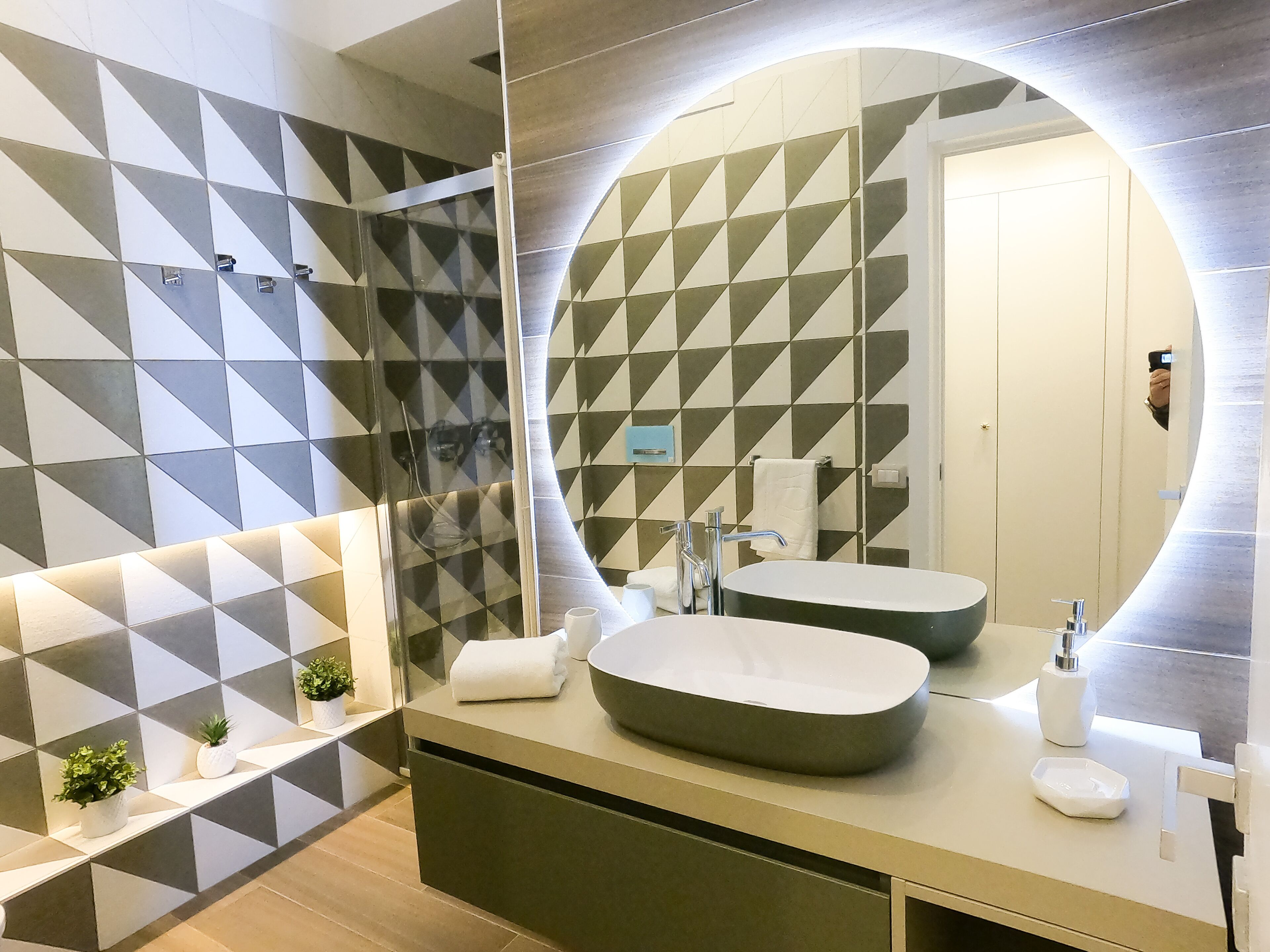 Dusche, Haartrockner, Bidet, Handtücher