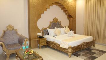 Royal Suite | 1 bedroom, premium bedding, down comforters, memory foam beds