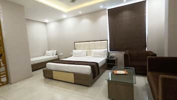 Premium Room | 1 bedroom, premium bedding, down duvets, memory-foam beds