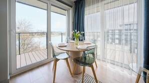 Apartment (8B/29 River & SPA) | In-room dining