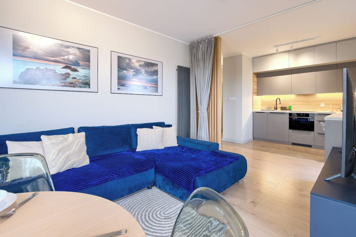 Apartment (8B/29 River & SPA) | Living area | Flat-screen TV, table tennis