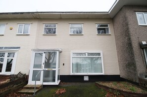 Exterior - Keats Retreat by Tŷ SA (Newport)