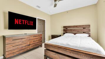 2 slaapkamers, een bureau, een strijkplank/strijkijzer, gratis wifi