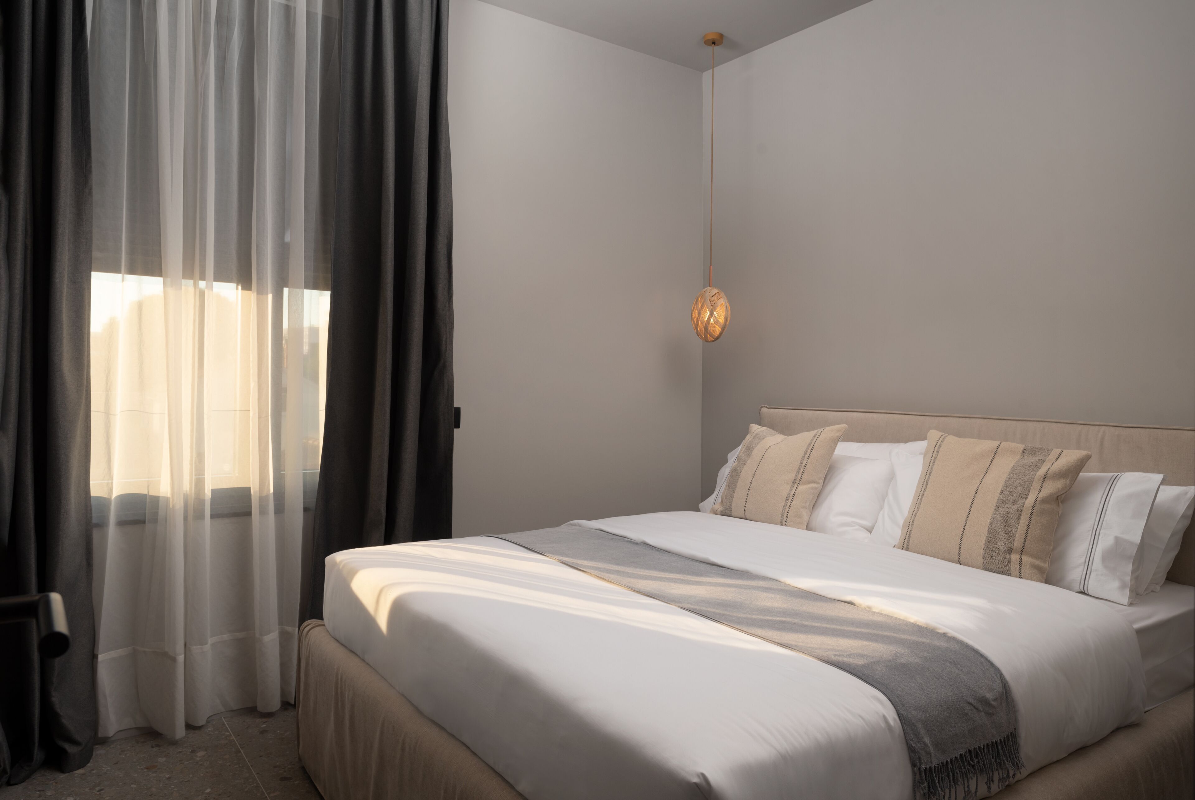 Premium bedding, in-room safe, desk, blackout drapes