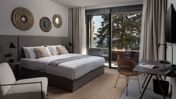 Grand Double or Twin Room, Sea View | Premium bedding, in-room safe, desk, blackout drapes