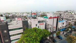 ด้านหน้าที่พัก