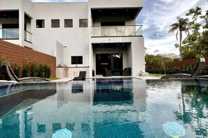 A heated pool - The Elements Home with 2 Pools (Fort Lauderdale)