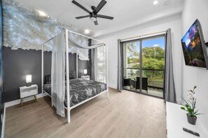 7 Schlafzimmer, Schreibtisch, Bügeleisen/Bügelbrett, WLAN