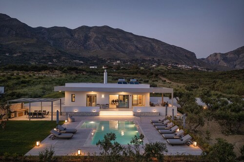 Romantic villa 5 minutes from the sea