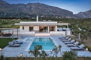 Outdoor pool - Romantic villa 5 minutes from the sea (Rethymno)