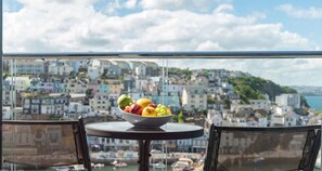 Outdoor dining - Seascape - sleeps 4 guests  in 2 bedrooms (Brixham)