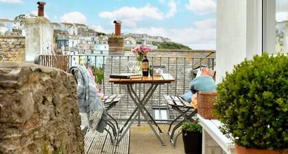 Sundeck, Brixham