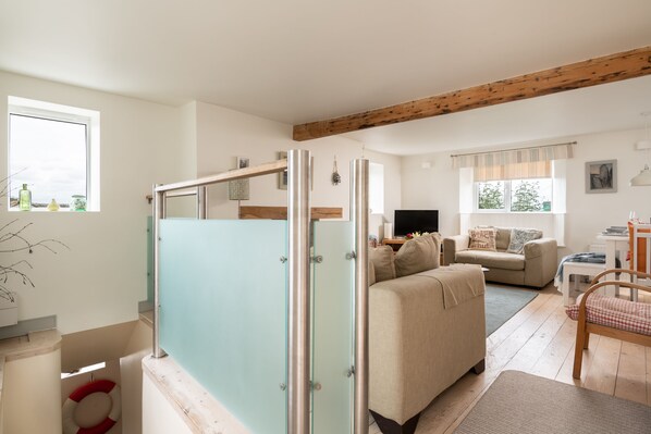 TV - Sundeck - sleeps 6 guests  in 3 bedrooms (Brixham)