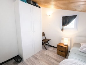 Room - Charming Studio Near Beach with Private Terrace, La Tranche-sur-Mer (La Tranche-sur-Mer)