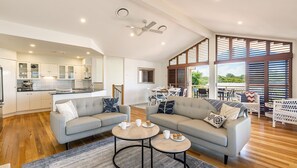 Smart TV - 74A Sergeant Baker Drive - comfortable duplex with beautiful distant water views (Corlette)