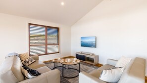 Smart TV - 74A Sergeant Baker Drive - comfortable duplex with beautiful distant water views (Corlette)