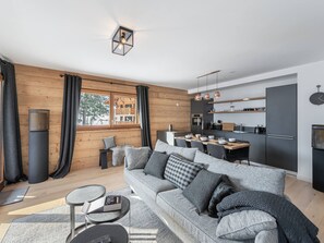 TV - New 3-room apartment with parking and included services in Megève (Megève)