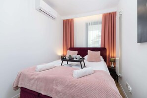 1 bedroom, iron/ironing board, WiFi, bed sheets