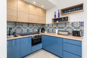 Geladeira, fogão, cooktop, lava-louças