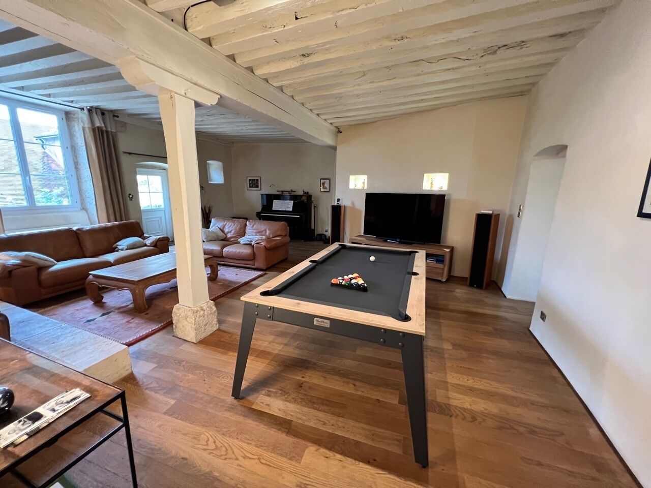 TV, DVD player, table football, ping pong