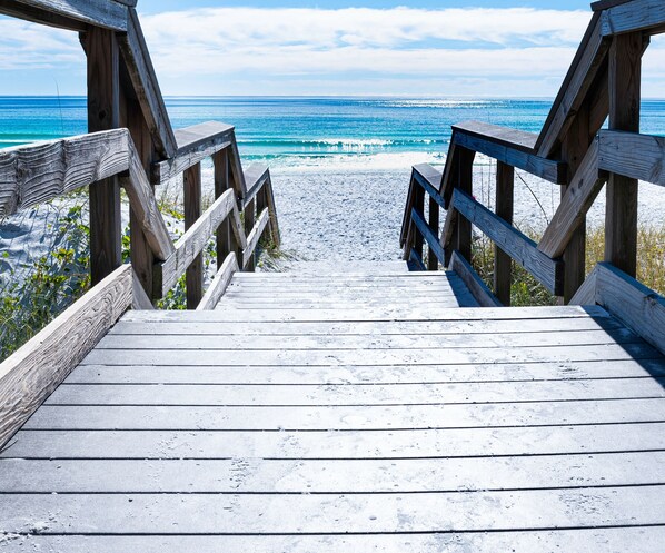 On the beach - Majestic Sun A309* Beachfront (miramar beach)