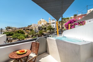 Superior Suite with Outdoor Hot Tub | Courtyard view - Anila Suites (Santorini)