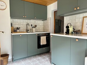 Kühlschrank, Ofen, Herdplatte, Geschirrspüler