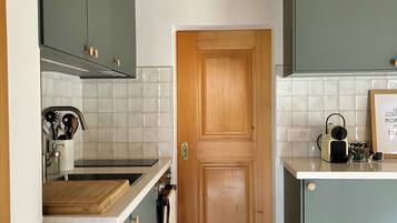 Kühlschrank, Ofen, Herdplatte, Geschirrspüler