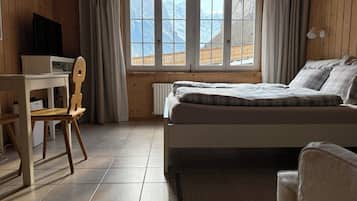 1 bedroom, free WiFi, bed sheets