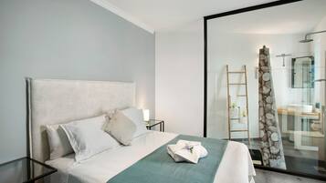 1 habitación, tabla de planchar con plancha, wifi gratis y ropa de cama