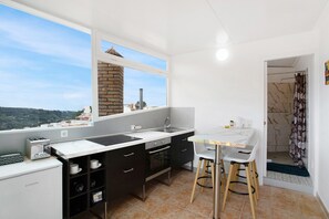 Fridge, oven, stovetop, coffee/tea maker - Holiday Apartment "Carmelo Y Carmela 6" with Mountain View, Private Terrace & Wi-Fi (Teror)