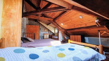 1 bedroom, travel cot, free WiFi, bed sheets