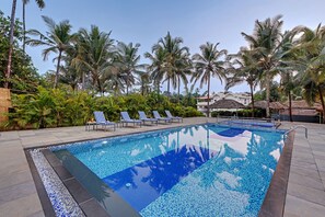 Außenpool, Liegestühle