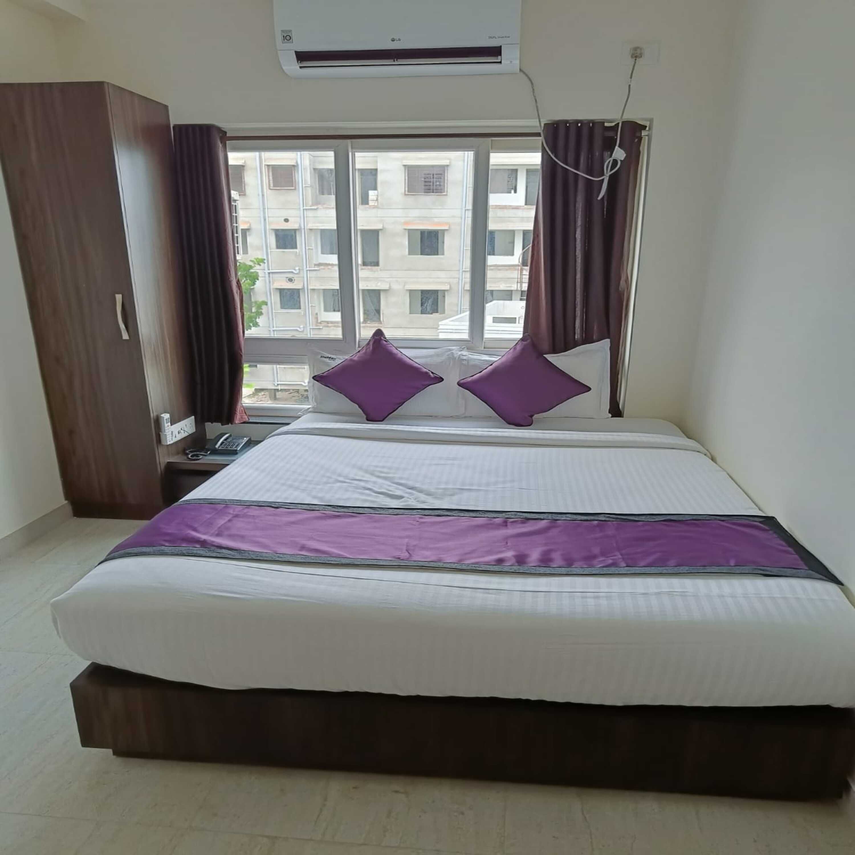 Photo - Sheldon Hotel