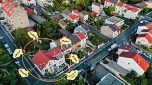 An aerial view of a residential area with houses, a road, and a bridge. - Chalet de Paris (Fontenay-sous-Bois)