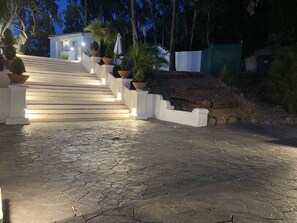 Property grounds - Luxury villa Lampara Great views Heated infinity pool included. (BENAHAVIS)