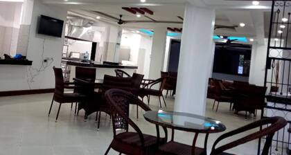 CaliTwapa Hotel & Restaurant