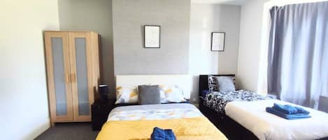 2 bedrooms, WiFi, bed sheets