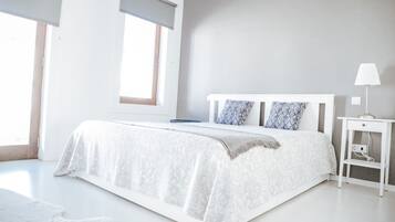 2 bedrooms, iron/ironing board, travel crib, free WiFi