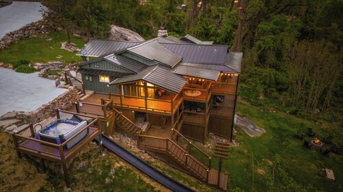 The Nest: Epic Family Home w/ Rock Climbing+Slide