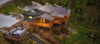 The Nest: Epic Family Home w/ Rock Climbing+Slide