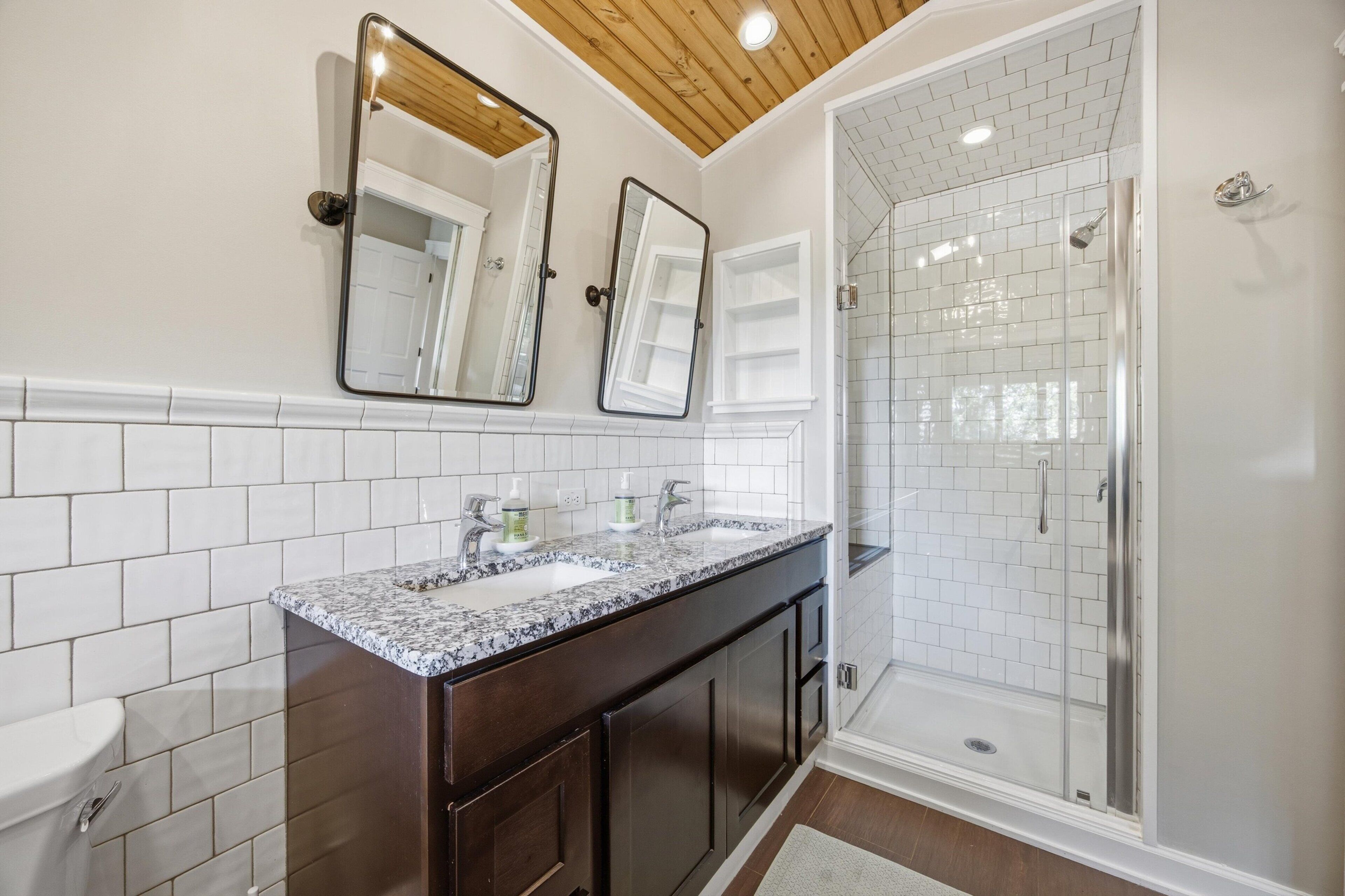 Bathtub, jetted tub, hair dryer, towels