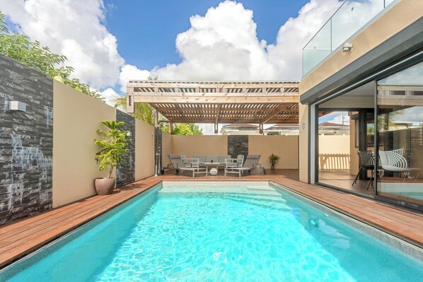 Outdoor pool, a heated pool